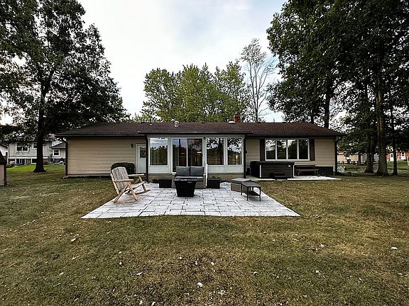 5th image of 2165 Hawthorne Dr