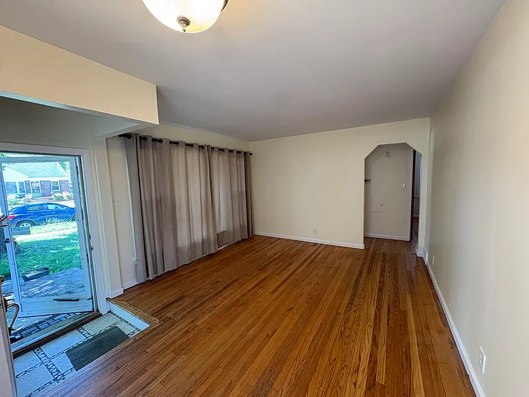 1726 Moran Ave — Photo 5