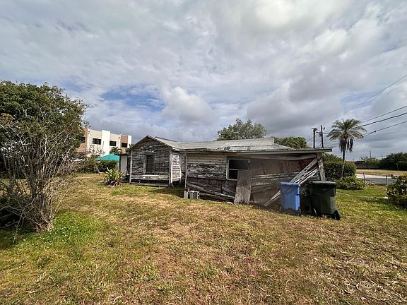 4th image of 4211 NE 8 Avenue