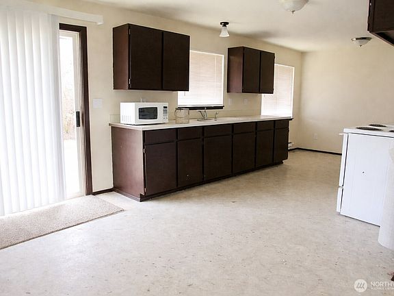 2nd image of 1100 Coolidge Road