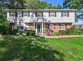 19 Pia Blvd, Smithtown, NY 11787