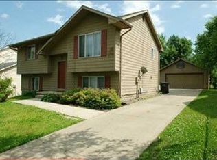 1805 E Lacona Ave, Des Moines, IA 50320