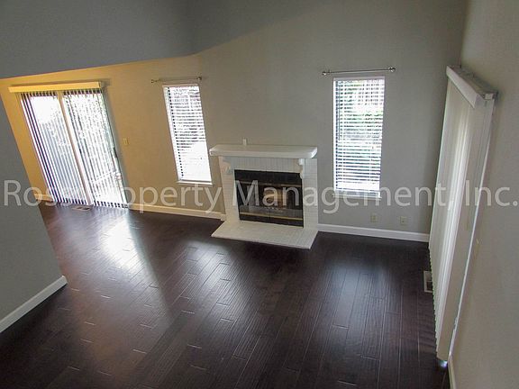 2nd image of 2922 Liberty Dr