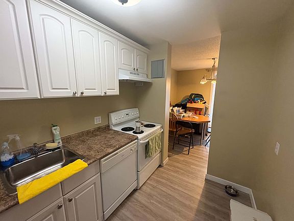 2nd image of 476 Kenaston Blvd #208