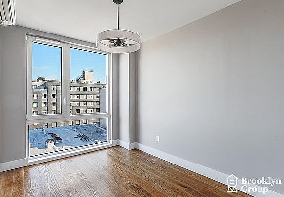 3rd image of 853 Lexington Ave APT 4E