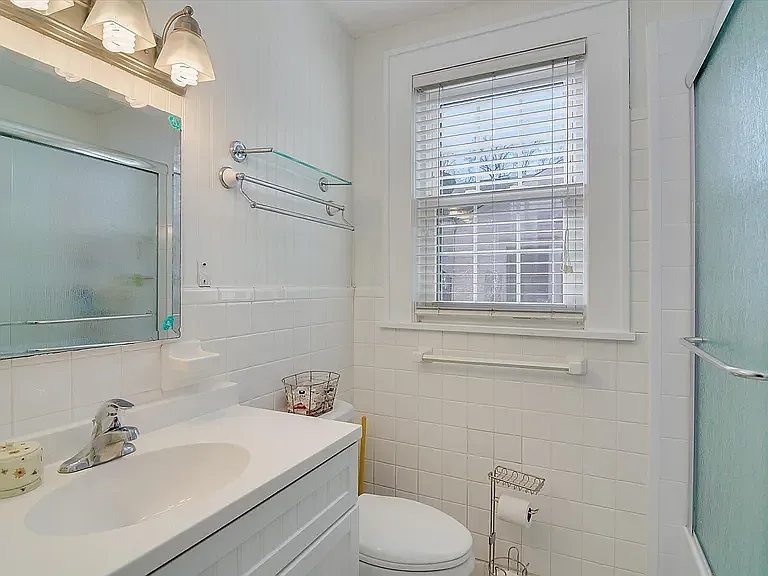 1004 Murphy St — Photo 14