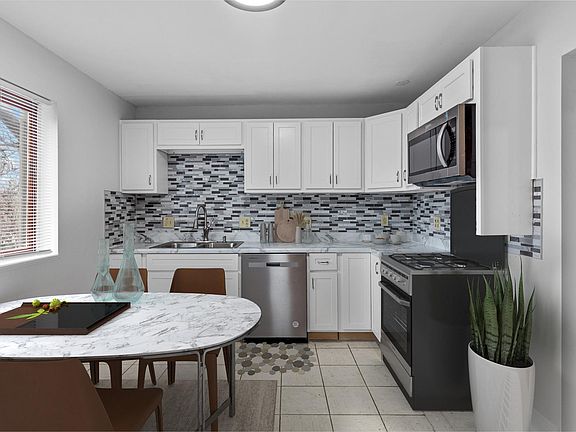 3rd image of 18 Saint Michael Ct