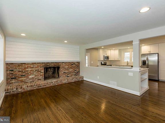 3rd image of 10222 Donleigh Dr