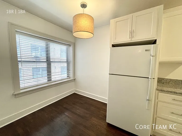 710 W 48th St #204 — Photo 5