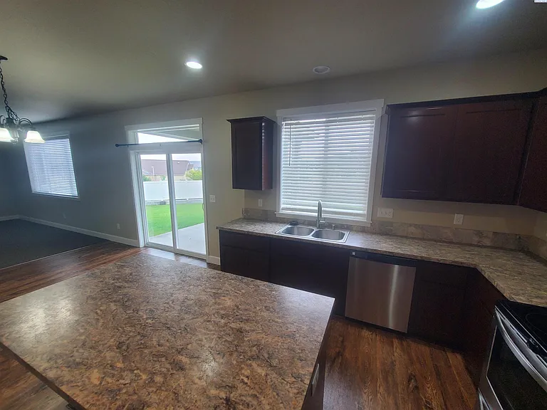 10260 W 18th Ct — Photo 6