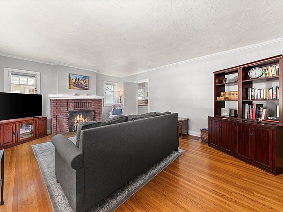 3rd image of 618 W 26th Ave