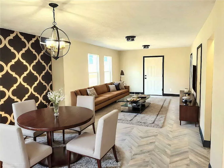 3-Bedroom Single-Family Home with Detached Garage in Lorain (Welcome Section 8) — Photo 2