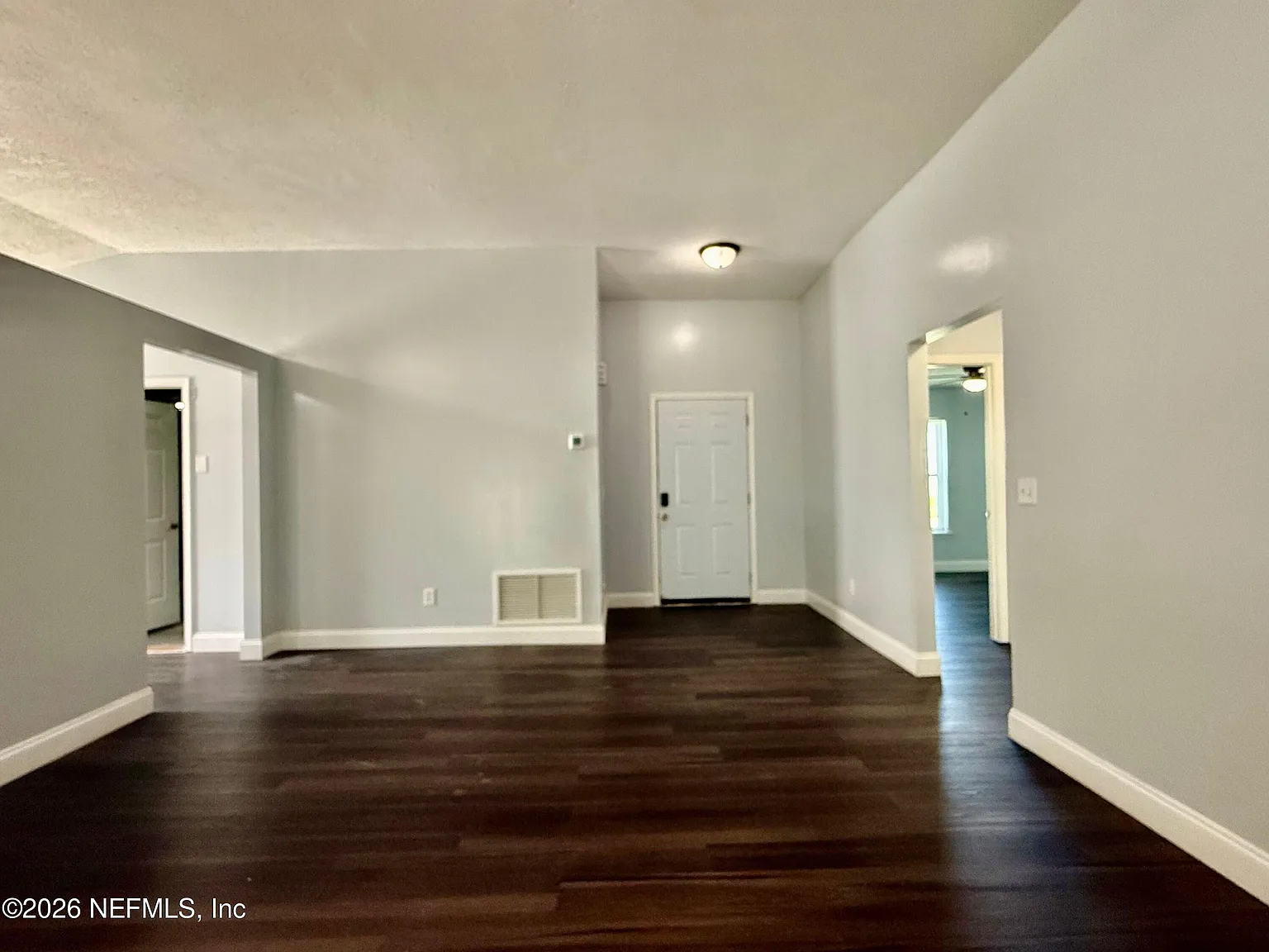 3 bed, 2.0 bath, 1548 sqft, $2,199 — Photo 4