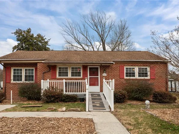 117 W Semple Rd, Williamsburg, VA 23185