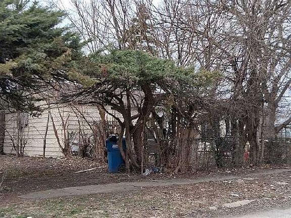 2nd image of 205 W 157th St
