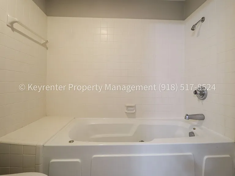 6246 S Yorktown Pl — Photo 23