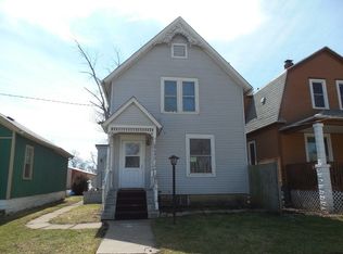 521 E 4th St, Momence, IL 60954