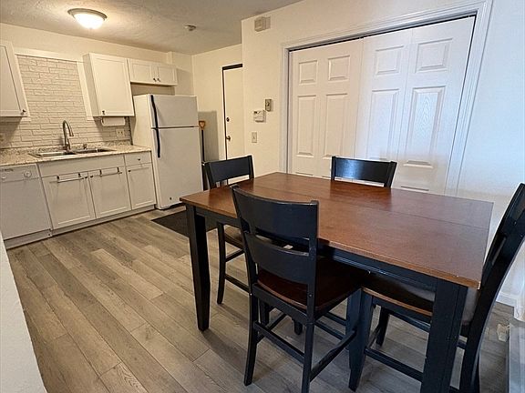 4th image of 48 Gibbs St #2-1B