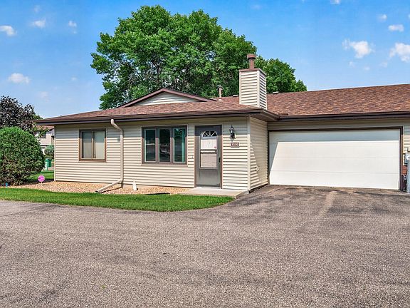 2nd image of 8500 S Maplebrook Cir