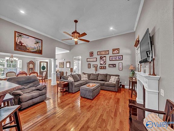 5th image of 2245 Pond Rd