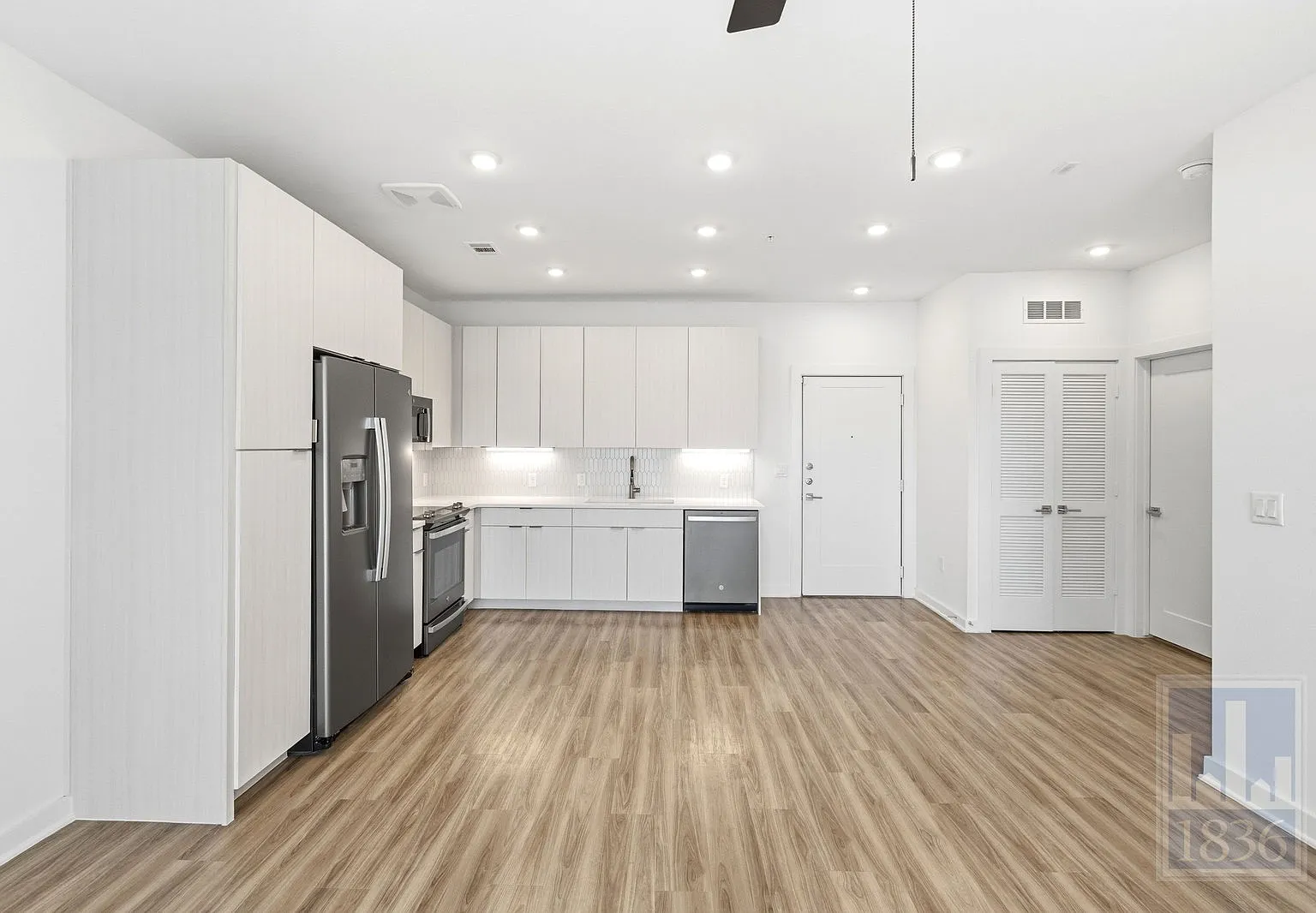 1 bed, 1.0 bath, 675 sqft, $1,300 — Photo 1