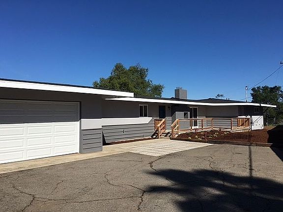 3rd image of 1124 Park Hill Ln