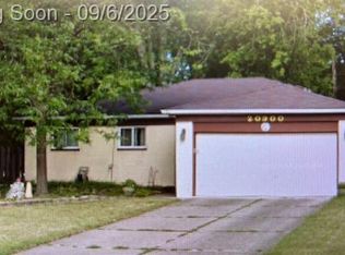 20900 Secluded Ln, Southfield, MI 48075