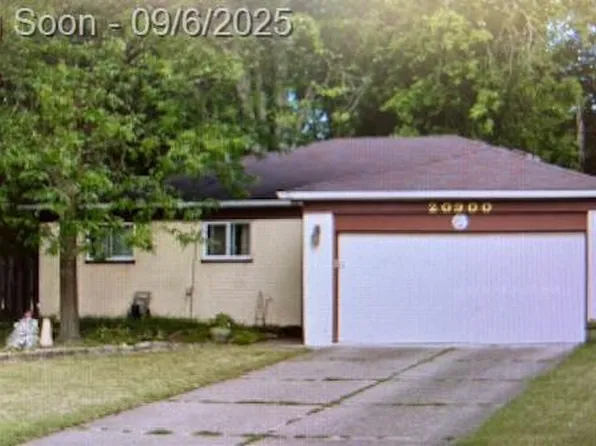 20900 Secluded Ln, Southfield, MI 48075