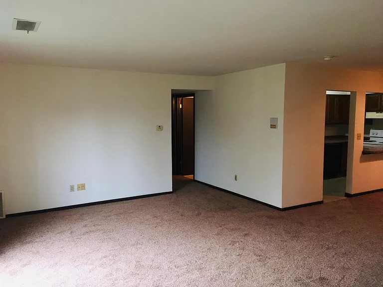 W69N876 Evergreen Ct — Photo 9
