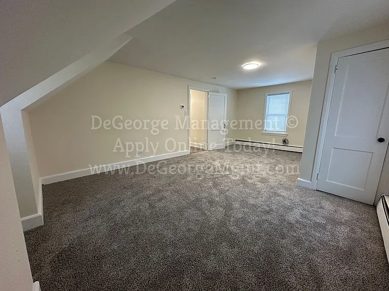 1161 E Union St — Photo 14