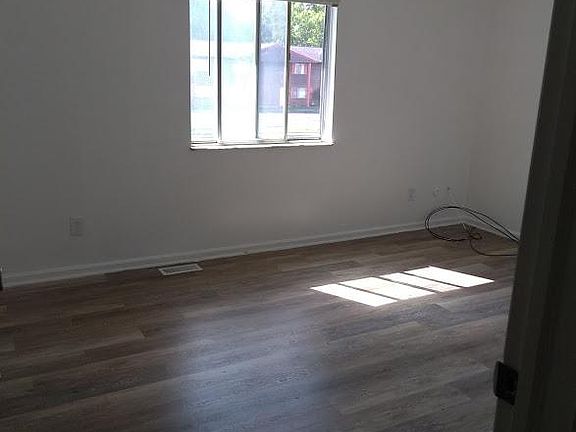 5th image of 2992 Benchwood Dr