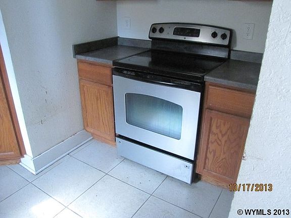 4th image of 147 S Kenwood St