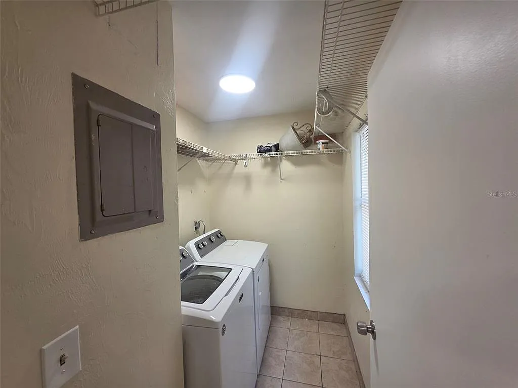 2 bed, 2.5 bath, 1120 sqft, $1,600 — Photo 4