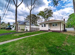 10 Avenue B, Helmetta, NJ 08828