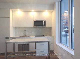 75 Canterbury Pl Penthouse 203, Toronto, ON M2N 0J3