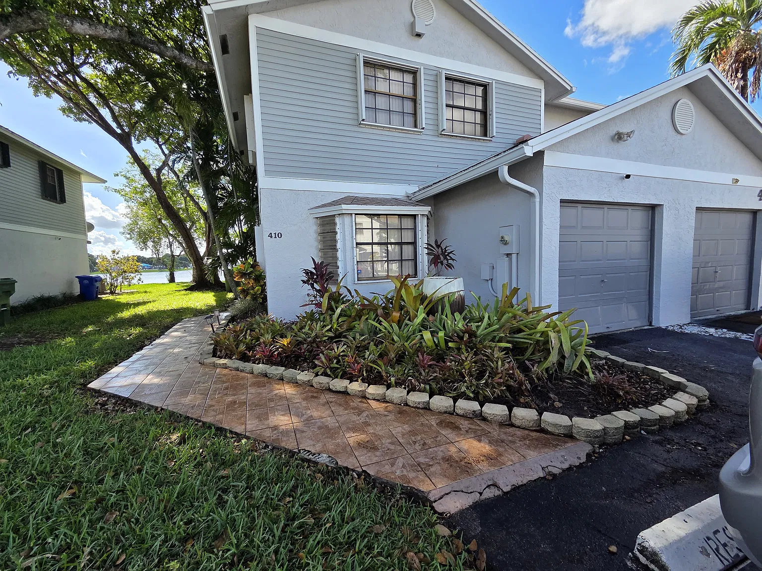 3 bed, 2.5 bath, 1374 sqft, $3,000 — Photo 1