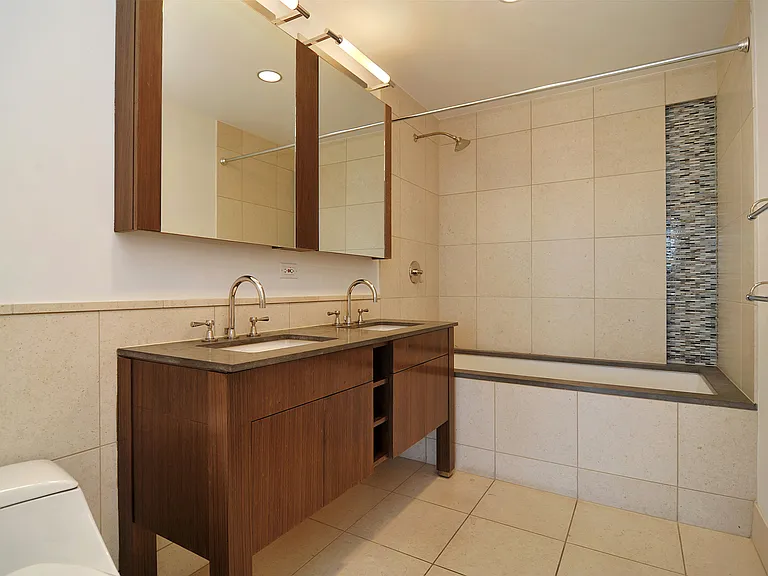 350 W 42nd St #31B — Photo 6