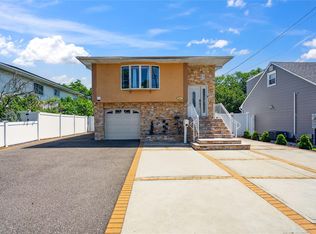 81 Oakdale Blvd, Farmingdale, NY 11735