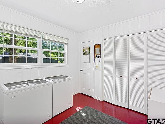 5th image of 208 Southshore Dr