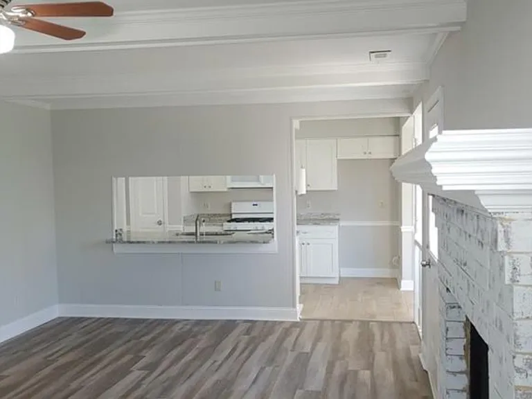 2537 Townfield Ln — Photo 3