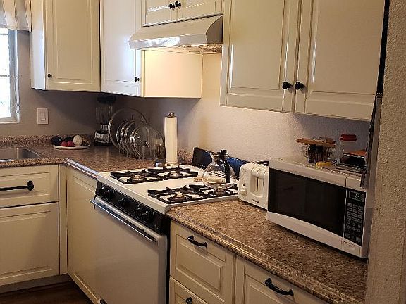 5th image of 3712 N Florence Blvd