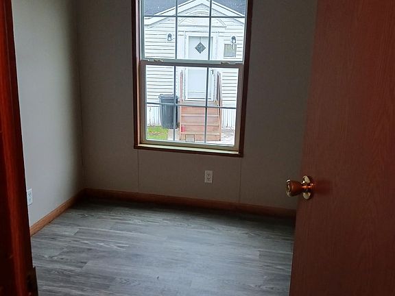 4th image of 414 S Linda St NE