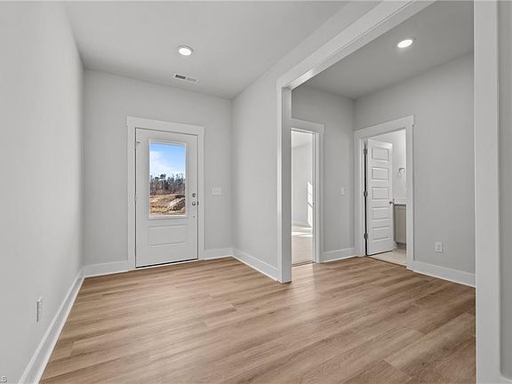4th image of 3544 Spring Hope Ct