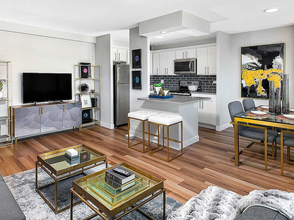 1st image of 1129 S Michigan Ave #403