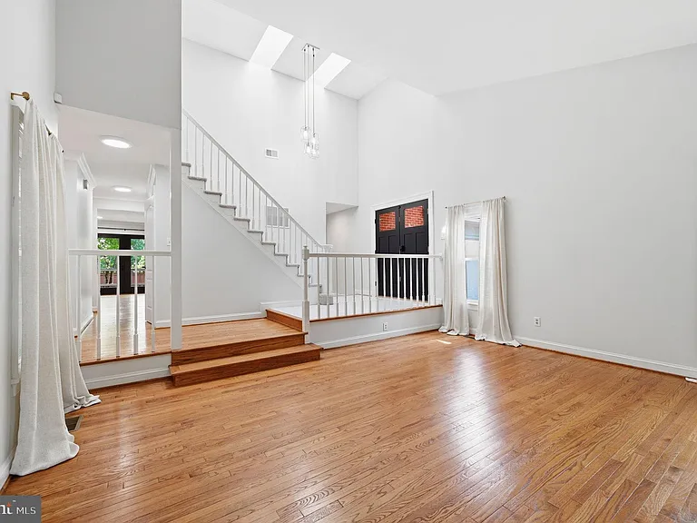 5610 Cavalier Woods Ln — Photo 5