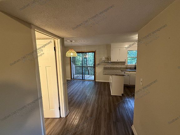 5th image of 912 Georgetown St