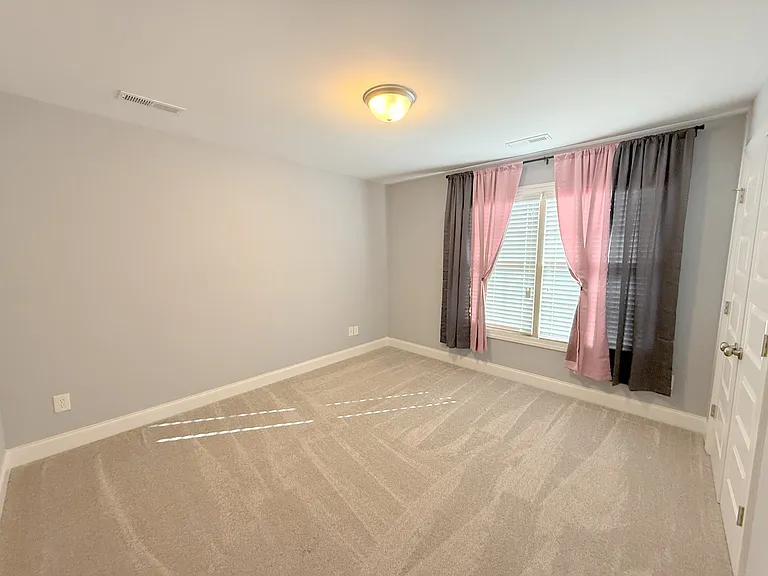 218 Woodgrove Dr NW — Photo 24
