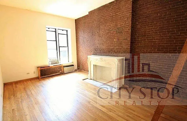Rented by City Stop Realty | media 8