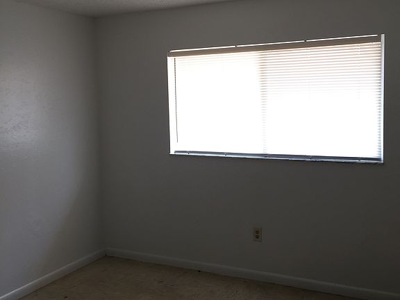 2nd image of 2356 Willard St