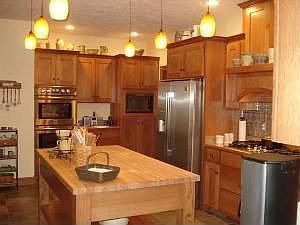 4th image of 22651 Camelot Cir